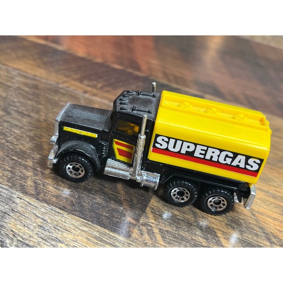 MATCHBOX Other - Vintage 1981 Matchbox Peterbilt Supergas Tanker Truck Black Yellow Macau Diecast
